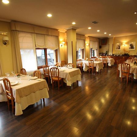 Hostal Restaurante Mendez Вільяфранка-дель-Б'єрсо Екстер'єр фото