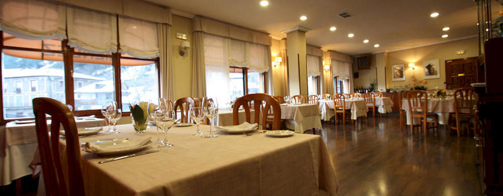 Hostal Restaurante Mendez Вільяфранка-дель-Б'єрсо Екстер'єр фото